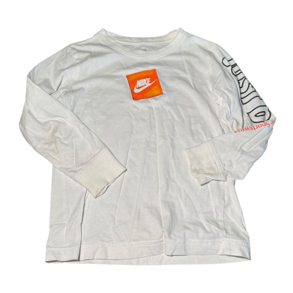Nike Graphic Long Sleeve Athletic T-Shirt